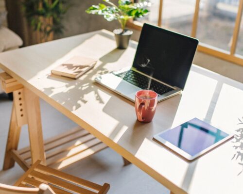 5-reasons-why-adus-are-the-perfect-solution-for-work-from-home-offices